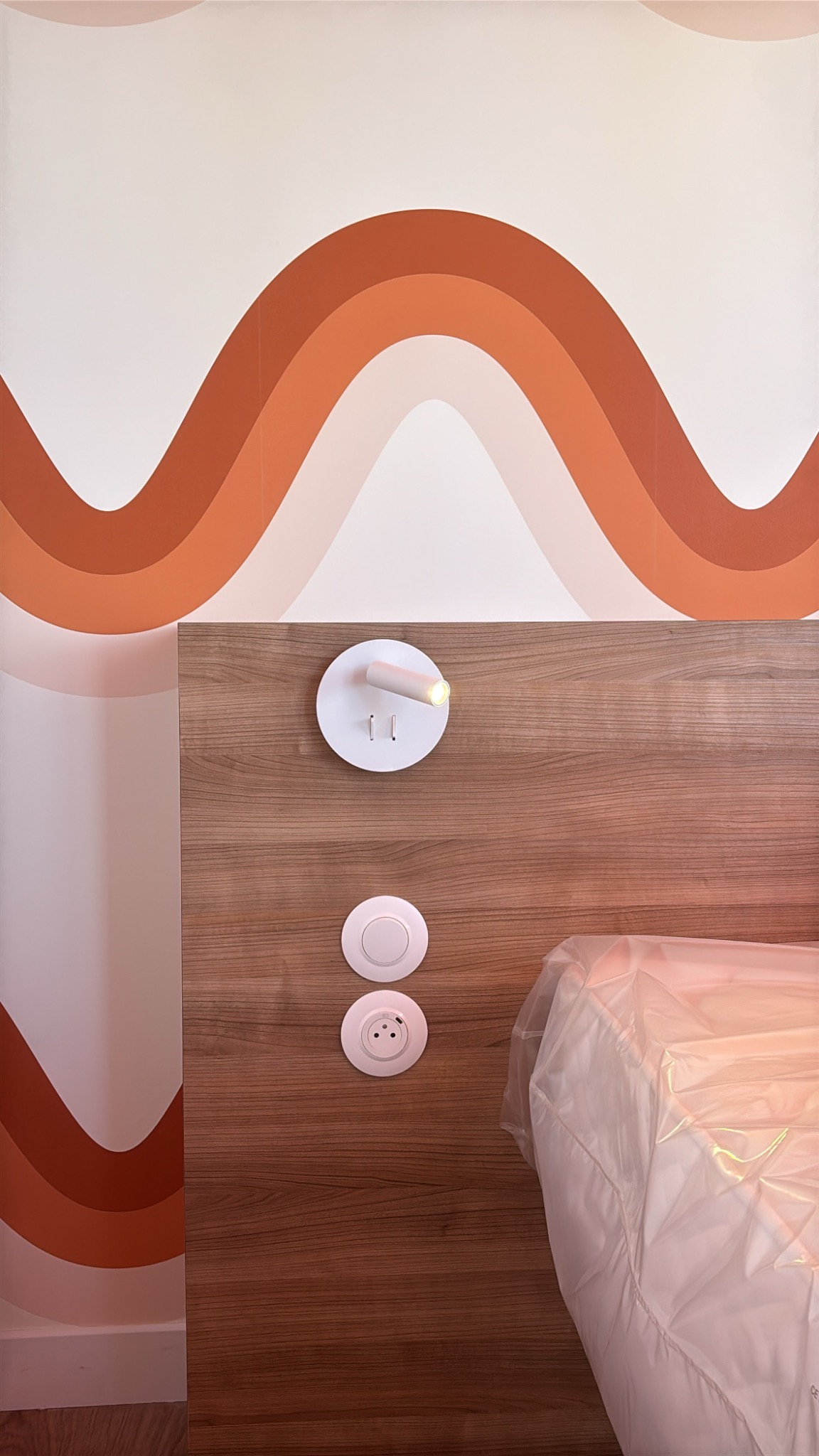 Éclairage et appareillage électrique d’une chambre