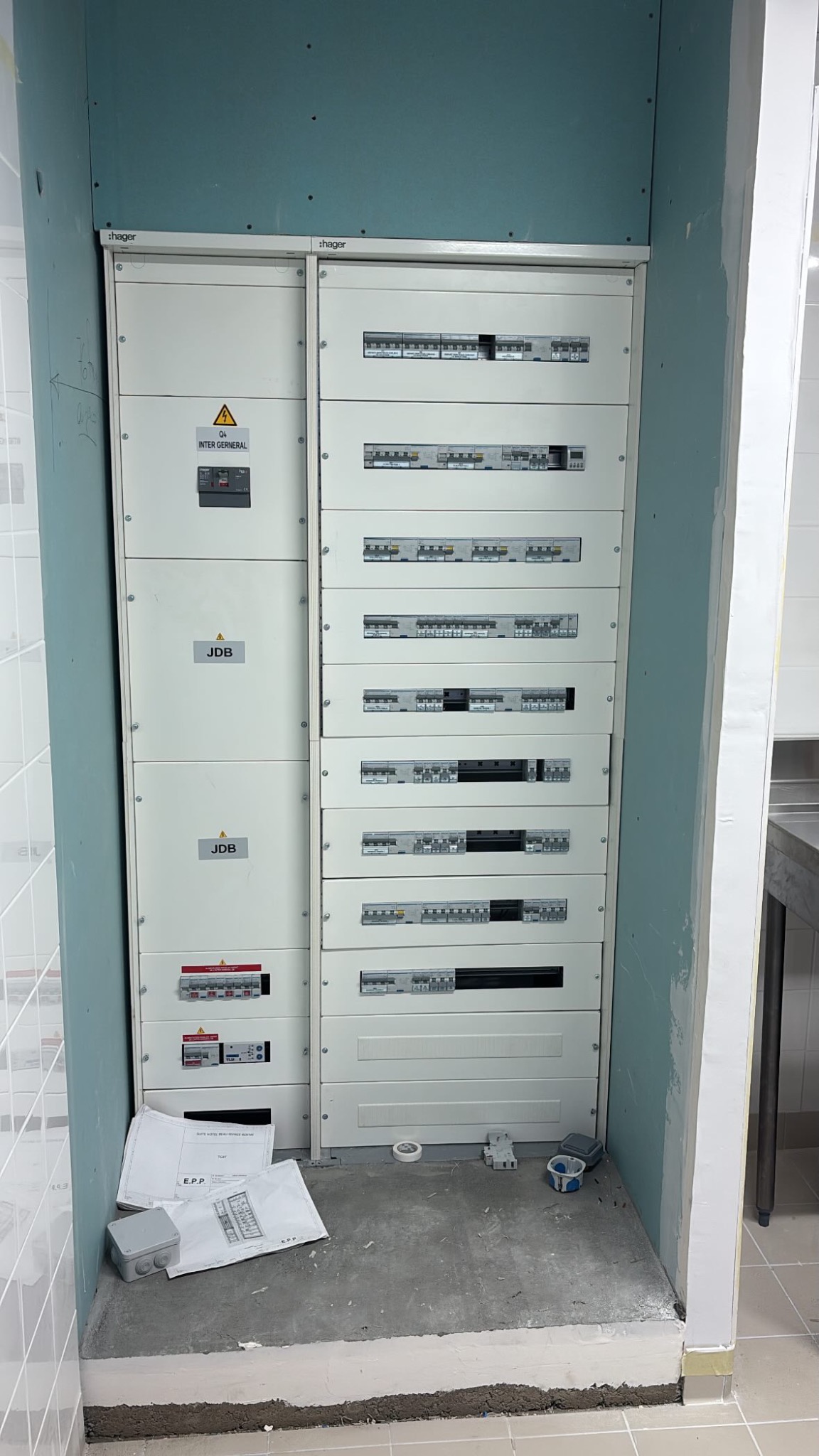 Tableau général de distribution électrique de l’hôtel